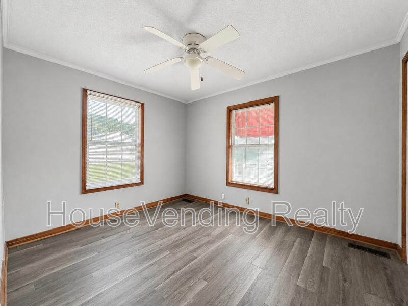253 Atlantic Ave - Photo 7 of 12