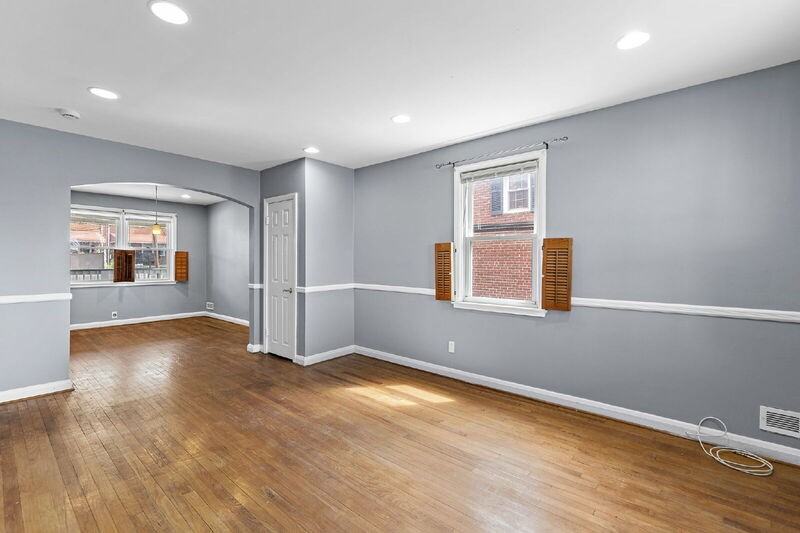 6832 Broening Rd - Photo 3 of 26