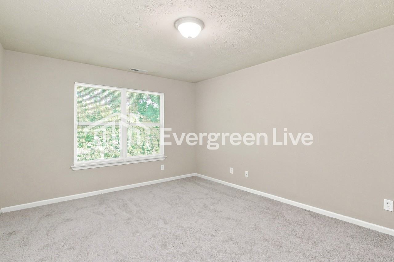 7823 Trisa Ct - Photo 6 of 15