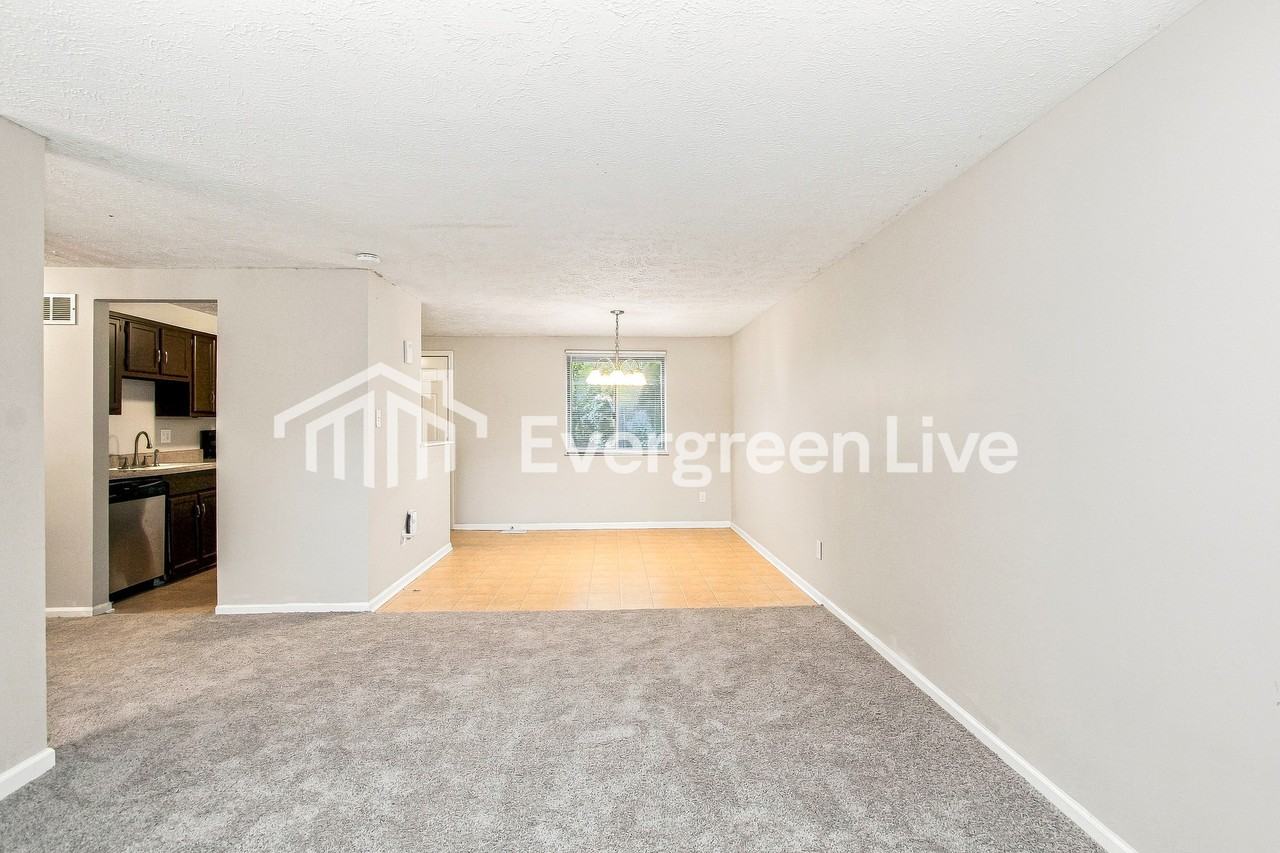 5725 Hacienda Ct - Photo 5 of 15
