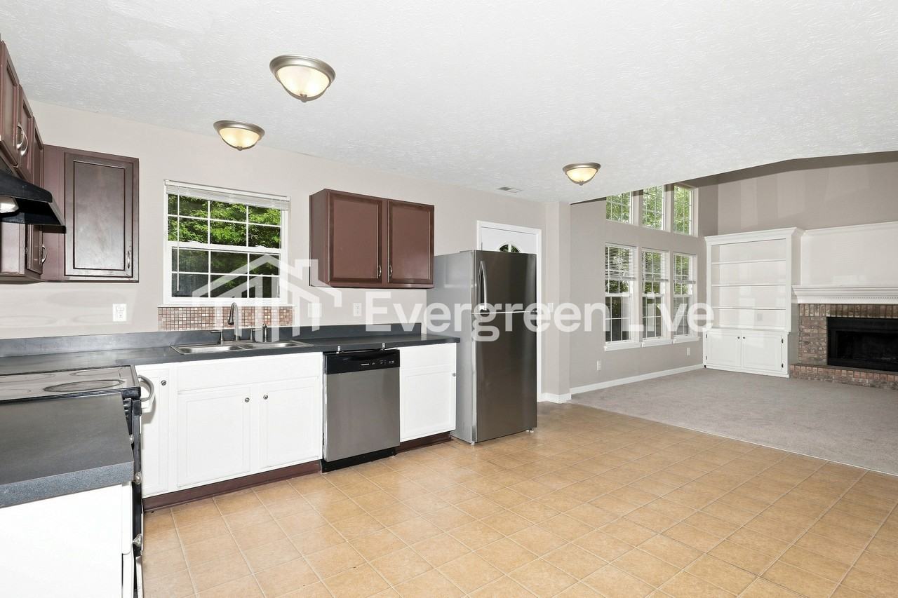 1943 Cross Willow Ln - Photo 3 of 15