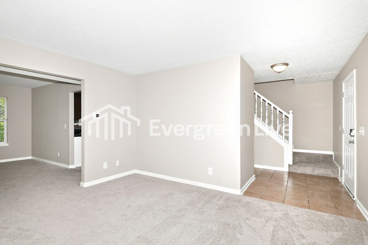 1943 Cross Willow Ln - Photo 6 of 15