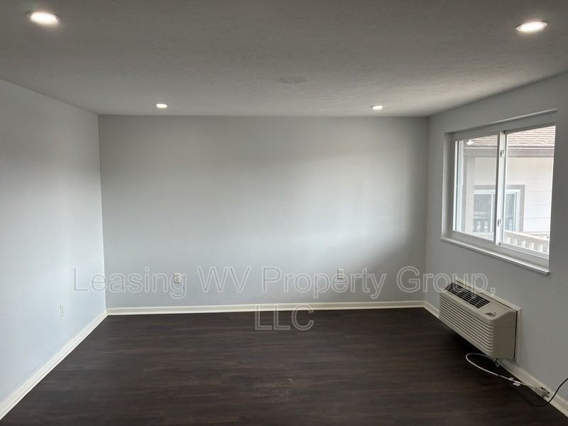 401 Main Ave #8 - Photo 5 of 5