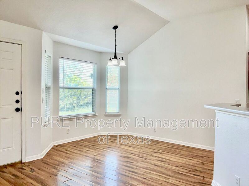 706 Stewart Dr - Photo 7 of 26