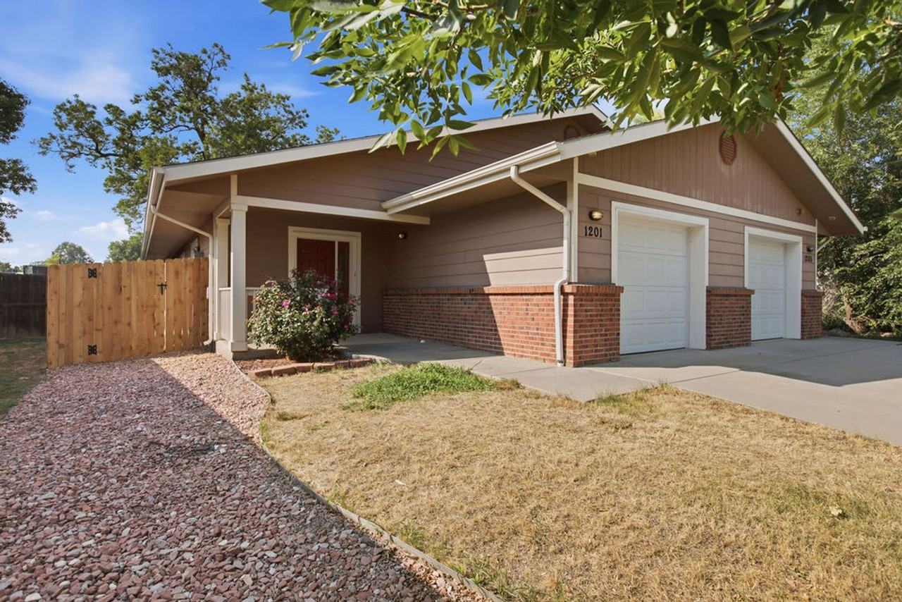 1201 Raven Pl - Photo 2 of 31