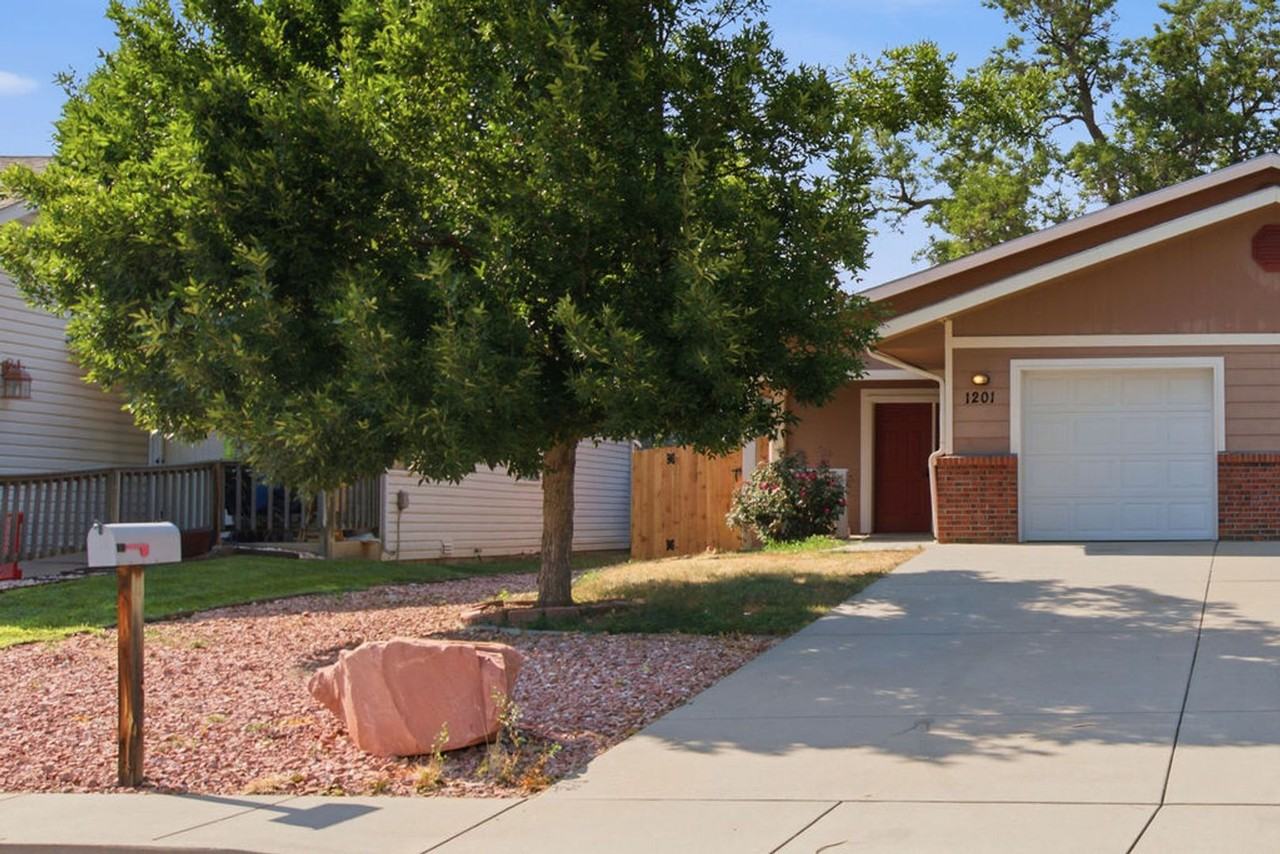 1201 Raven Pl - Photo 6 of 31