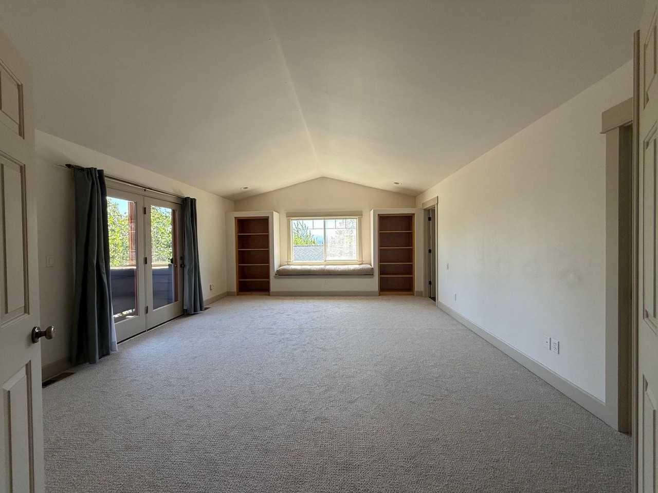 2407 Nw 2nd St - Photo 7 of 15