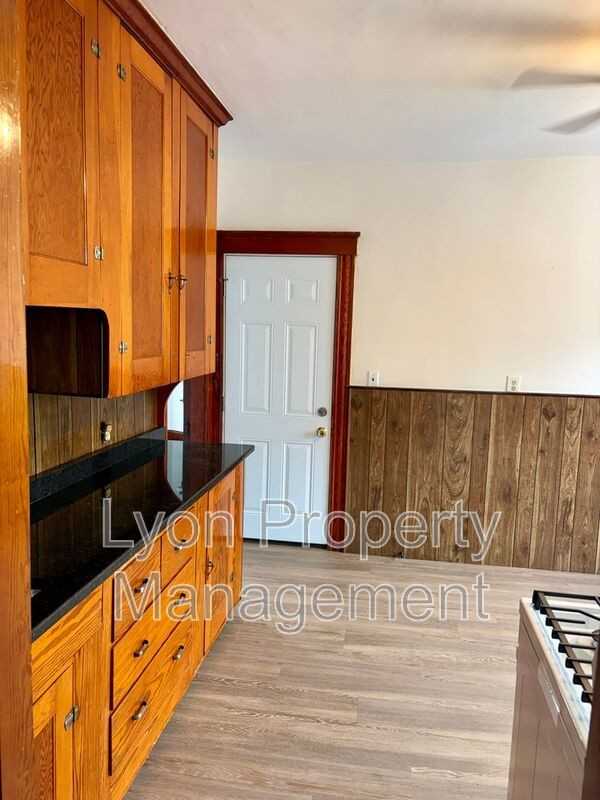 676 Grove St #2F - Photo 4 of 15