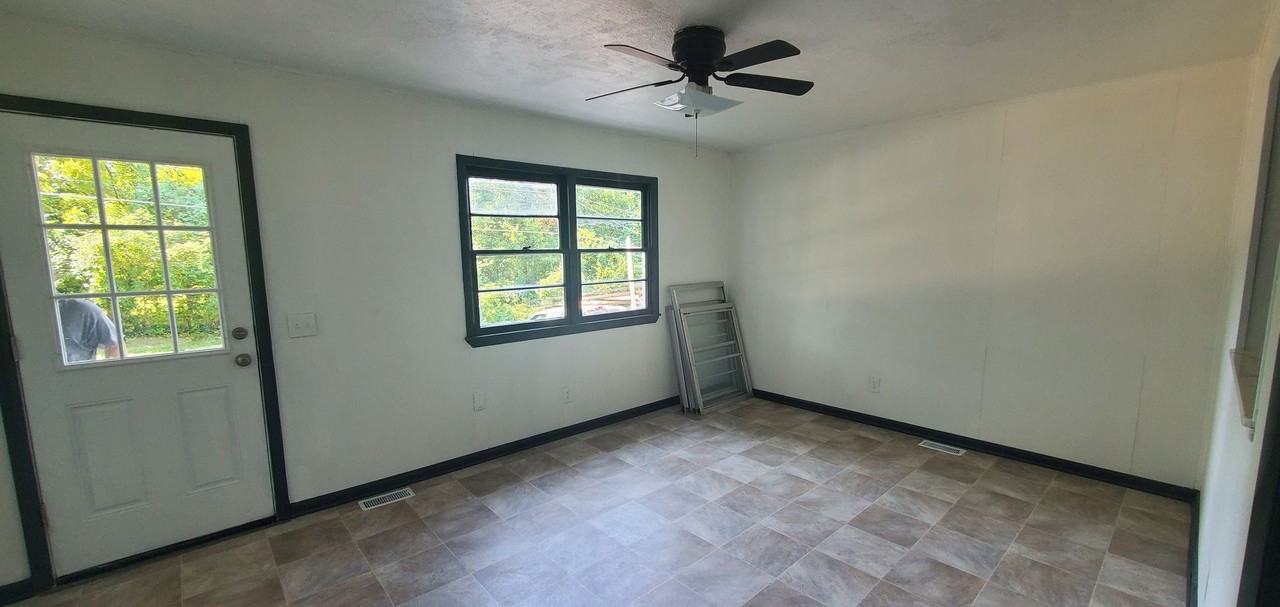 2935 E Republic Rd - Photo 3 of 16