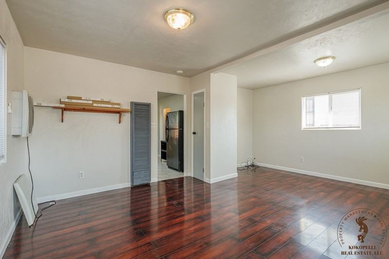 540 W Eighth St - Photo 5 of 23