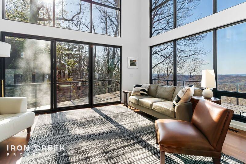 910 Rockhold Dr - Photo 3 of 24