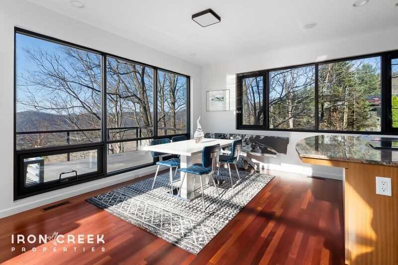 910 Rockhold Dr - Photo 4 of 24