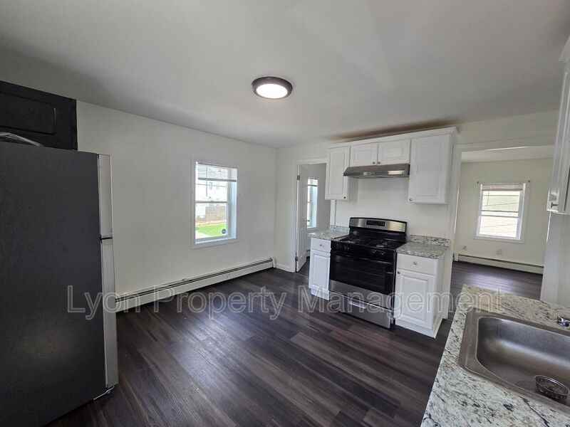 94 Webster Ave #2 - Photo 3 of 15