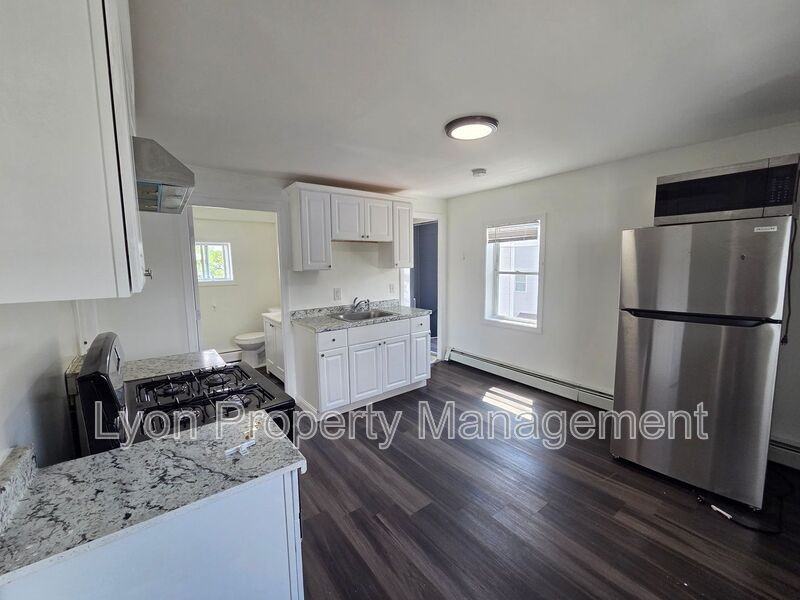 94 Webster Ave #2