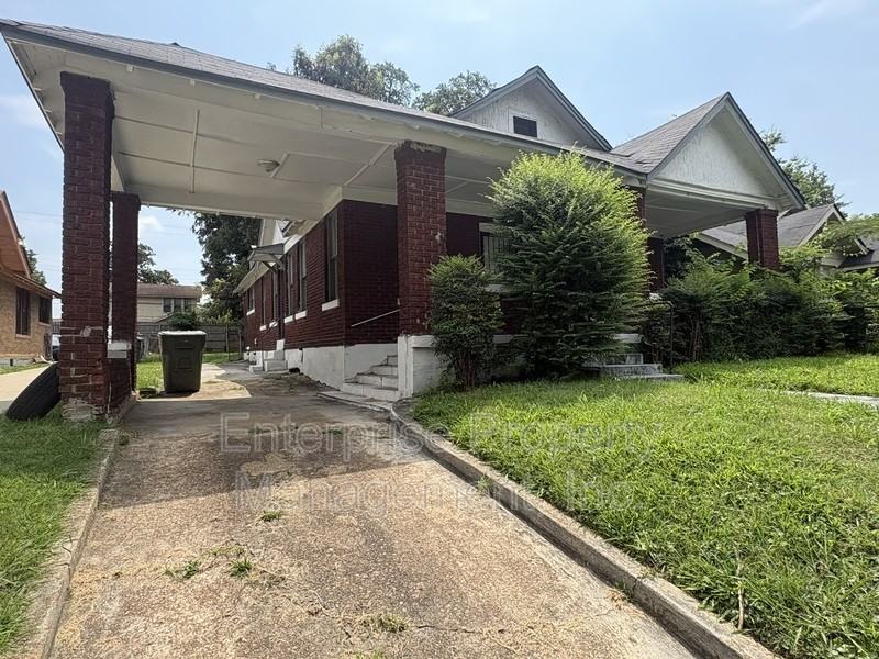 836 Maury St - Photo 3 of 35