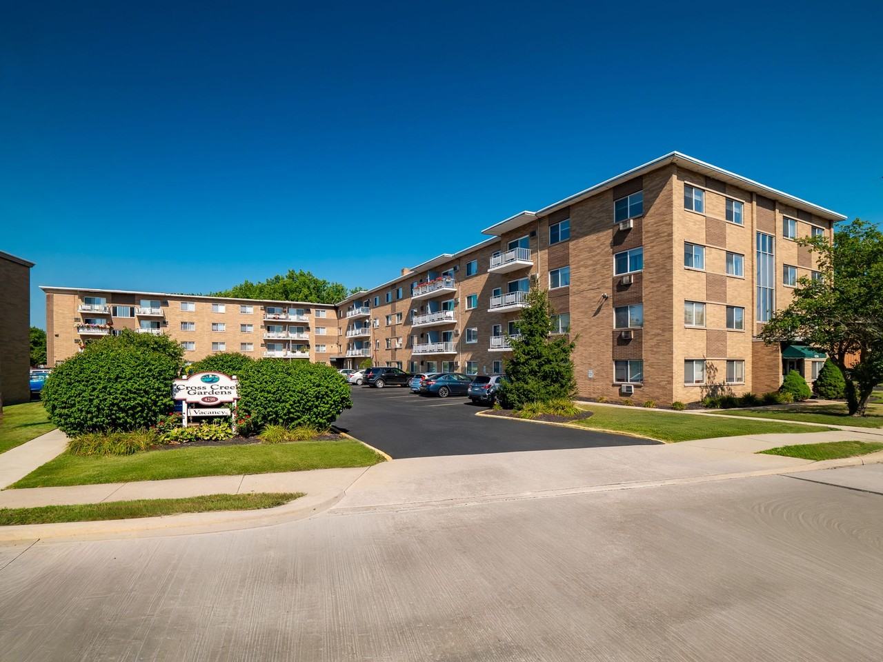 Cross Creek Apartments - Photo 4 of 47