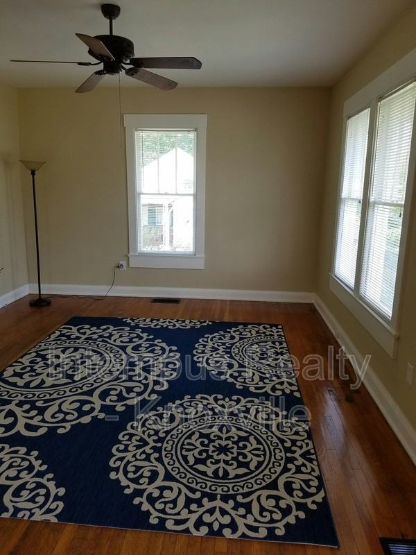 1900 Nickerson Ave - Photo 5 of 20