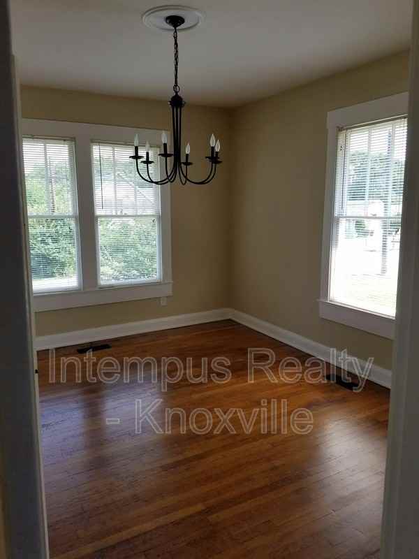 1900 Nickerson Ave - Photo 6 of 20