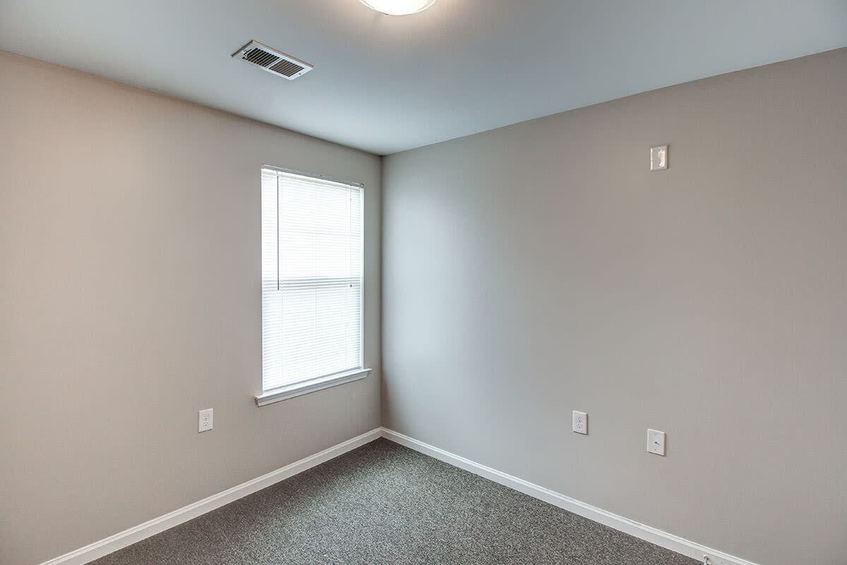 Northside Drive Apartments - Photo 4 of 36
