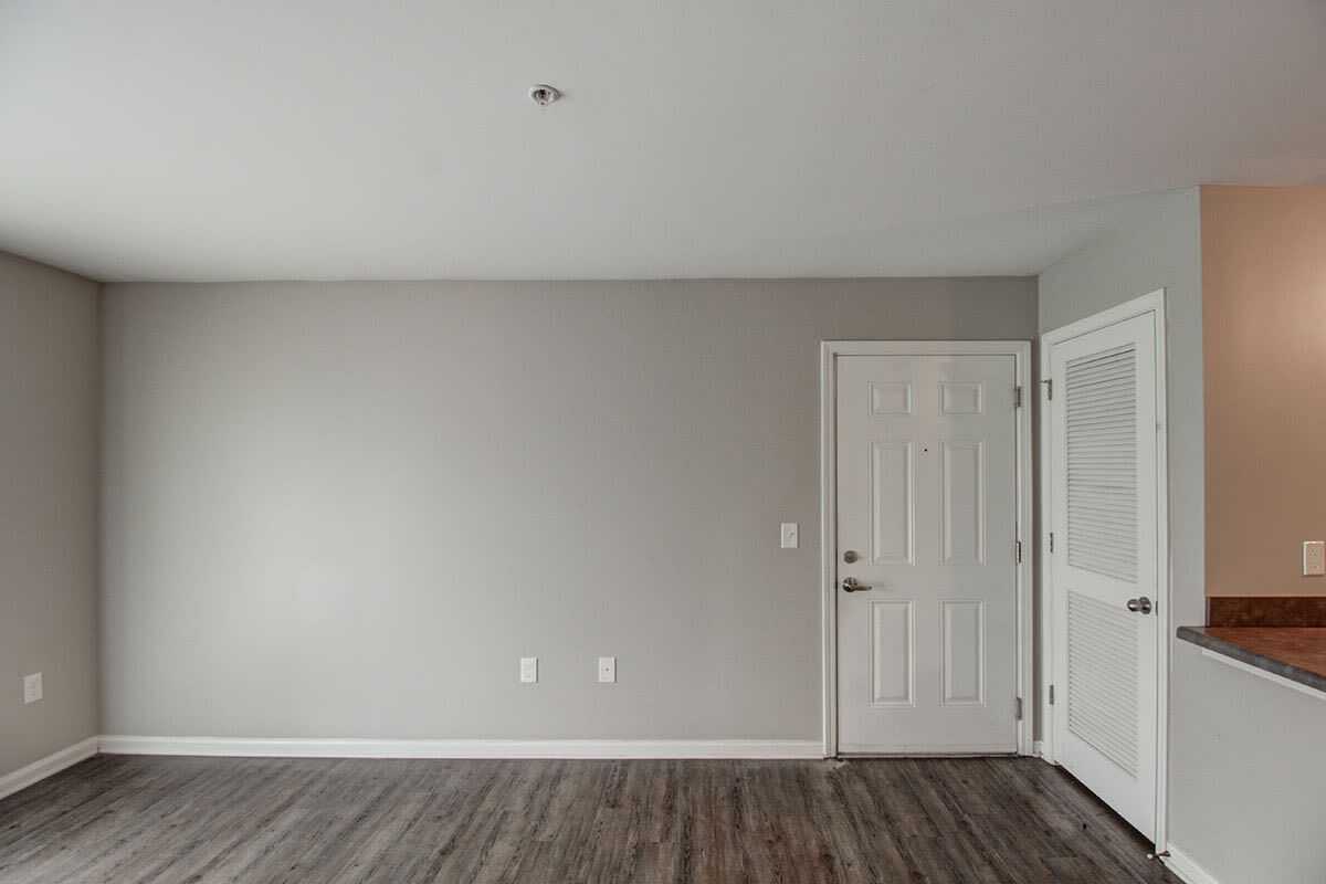 Northside Drive Apartments - Photo 6 of 36