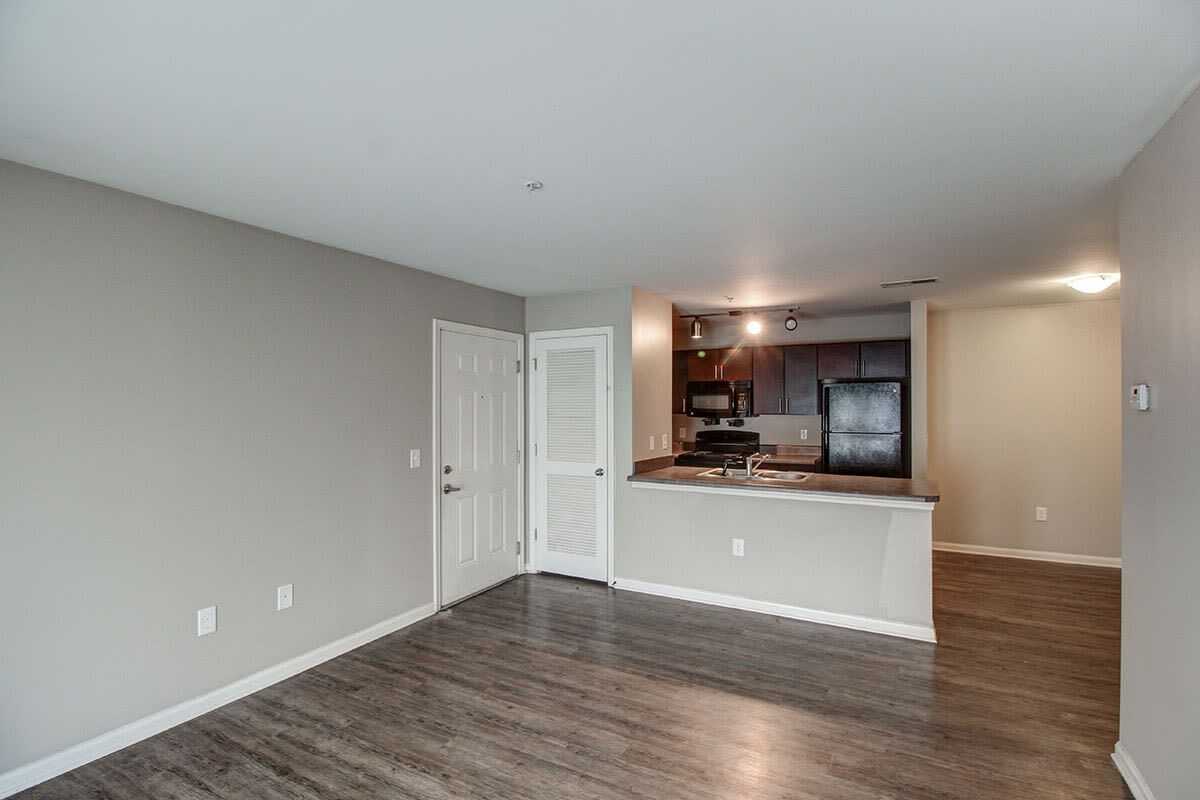 Northside Drive Apartments - Photo 7 of 36