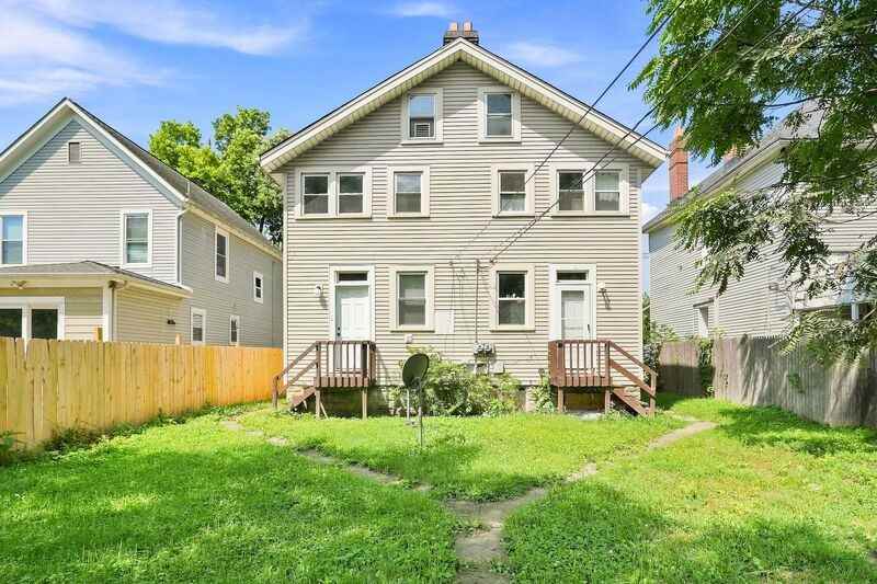 132 S Highland Ave - Photo 2 of 10
