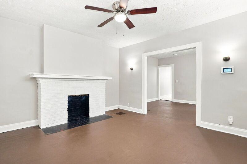 132 S Highland Ave - Photo 4 of 10