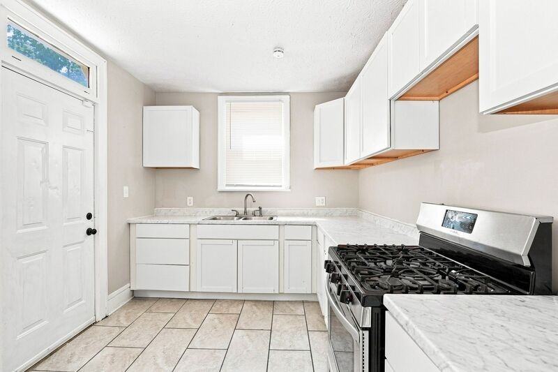132 S Highland Ave - Photo 7 of 10