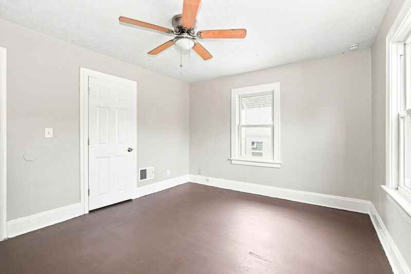 132 S Highland Ave - Photo 7 of 9
