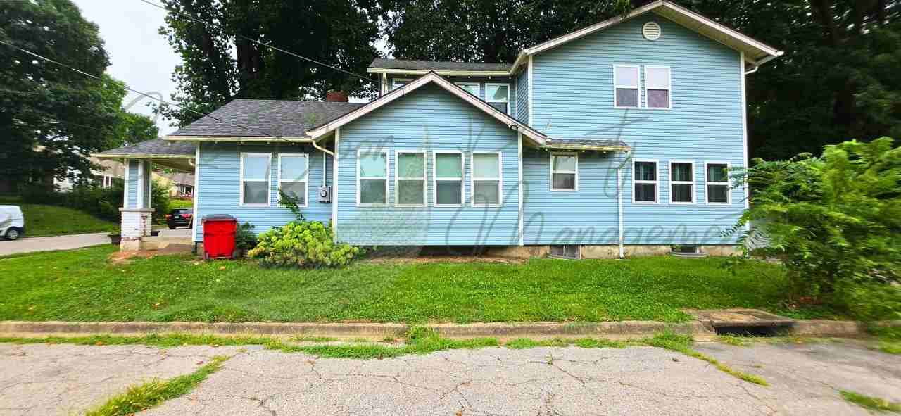 630 N Pleasant St - Photo 4 of 50
