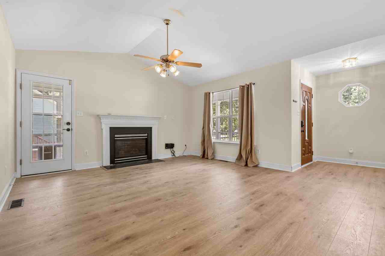 5703 Stardust Dr - Photo 2 of 21