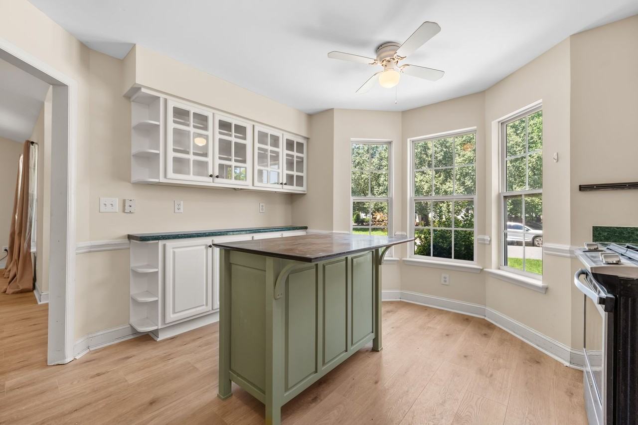 5703 Stardust Dr - Photo 6 of 21