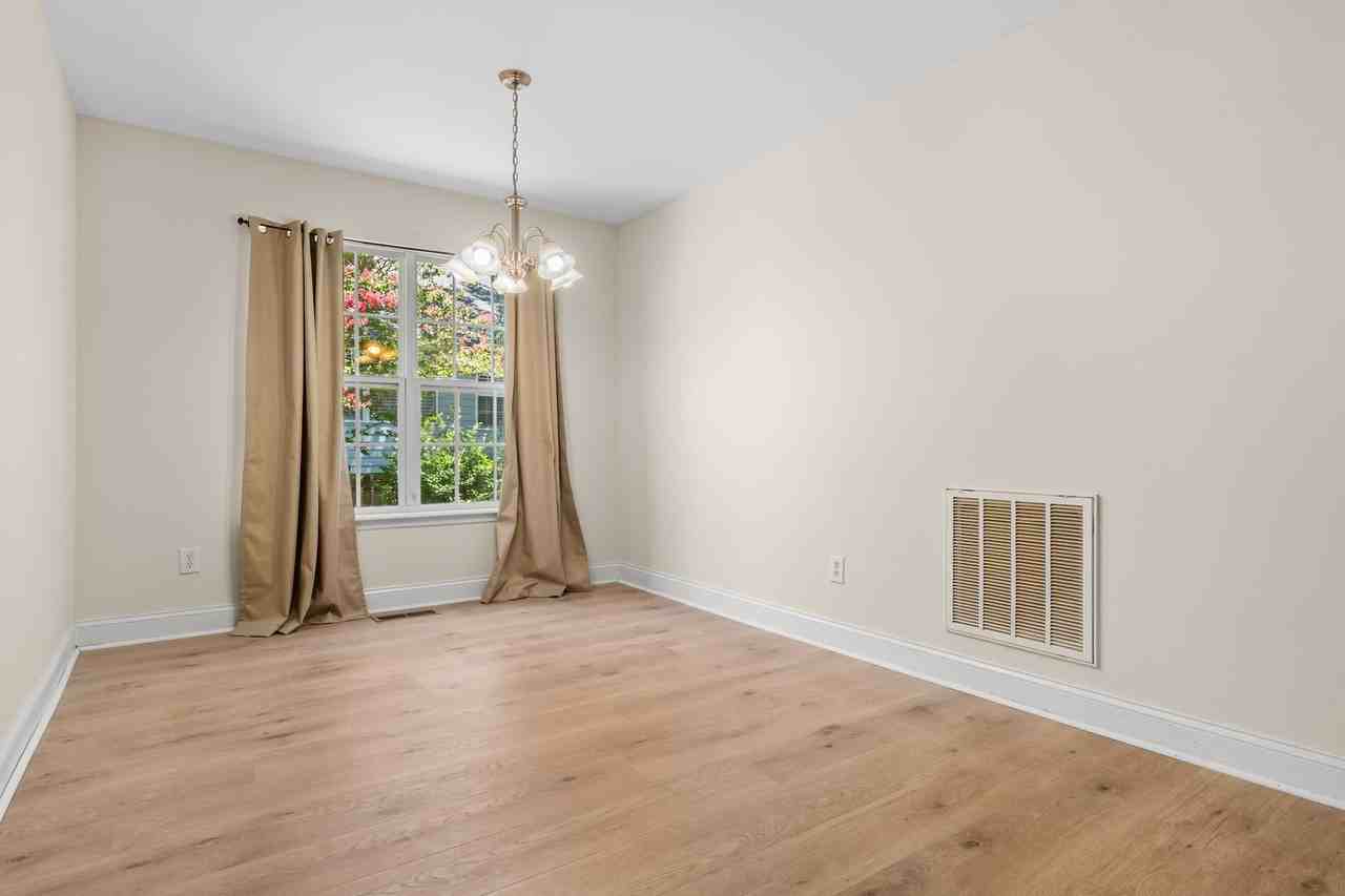 5703 Stardust Dr - Photo 7 of 21