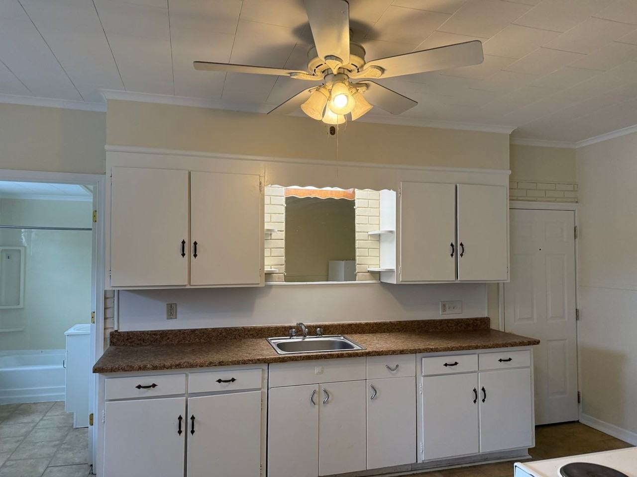 602 Church St - Photo 3 of 15