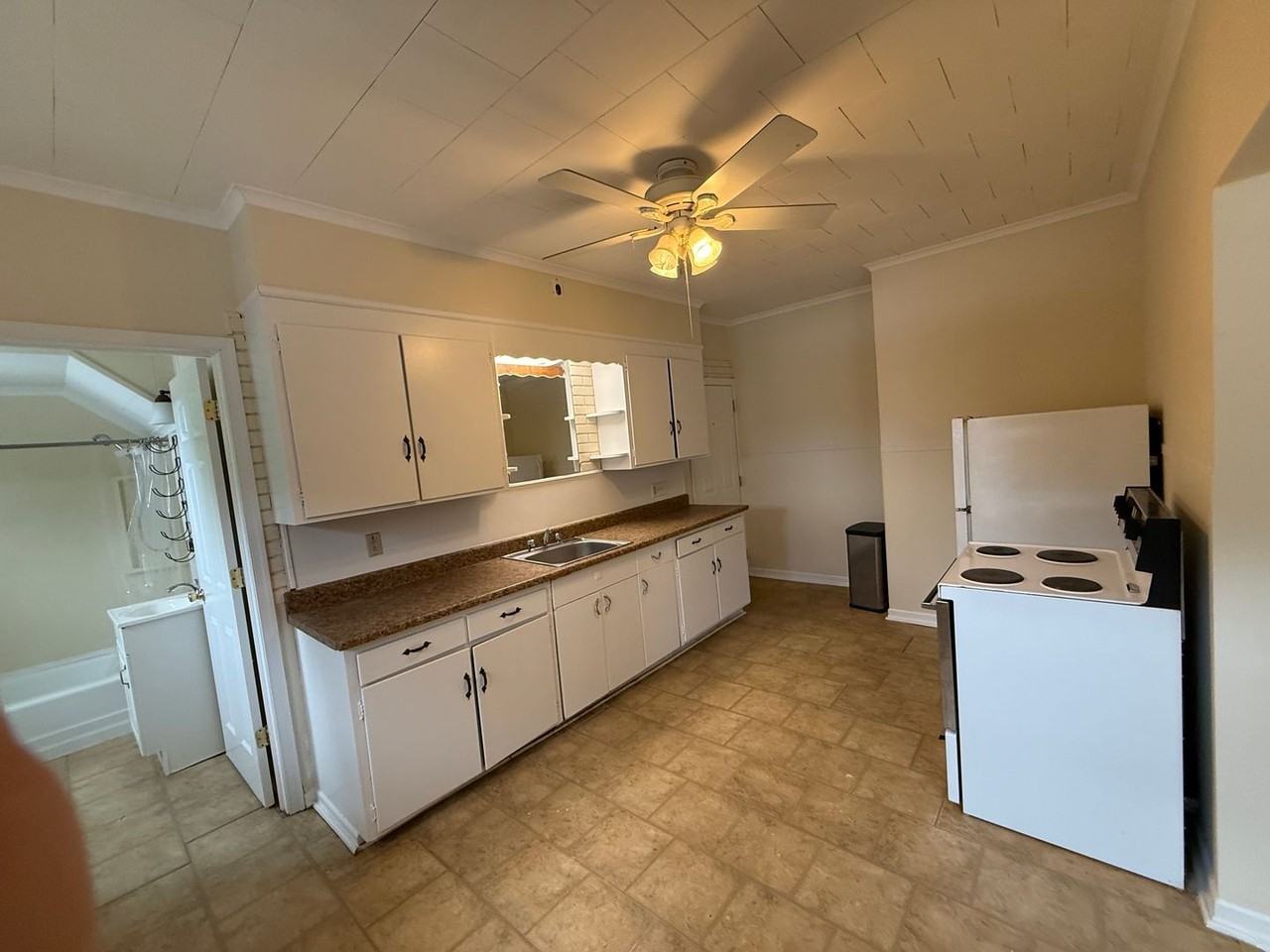 602 Church St - Photo 4 of 15