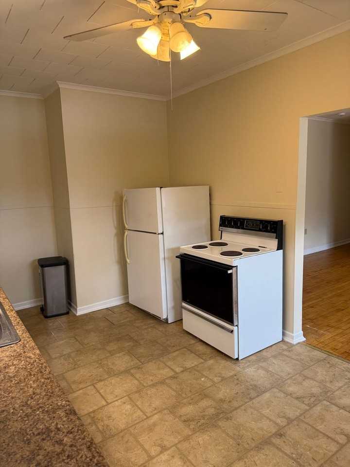 602 Church St - Photo 5 of 15