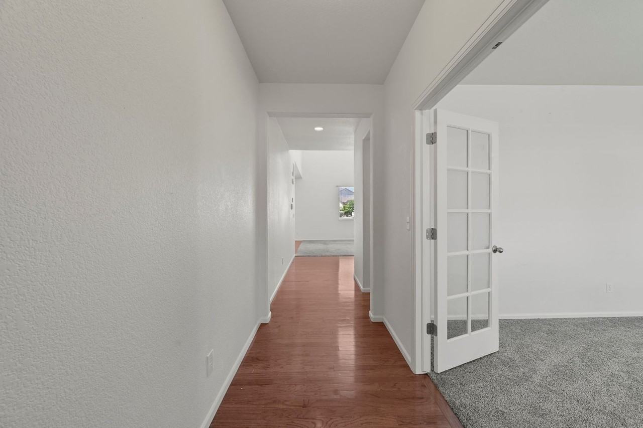 11850 Kalmath Way - Photo 3 of 40
