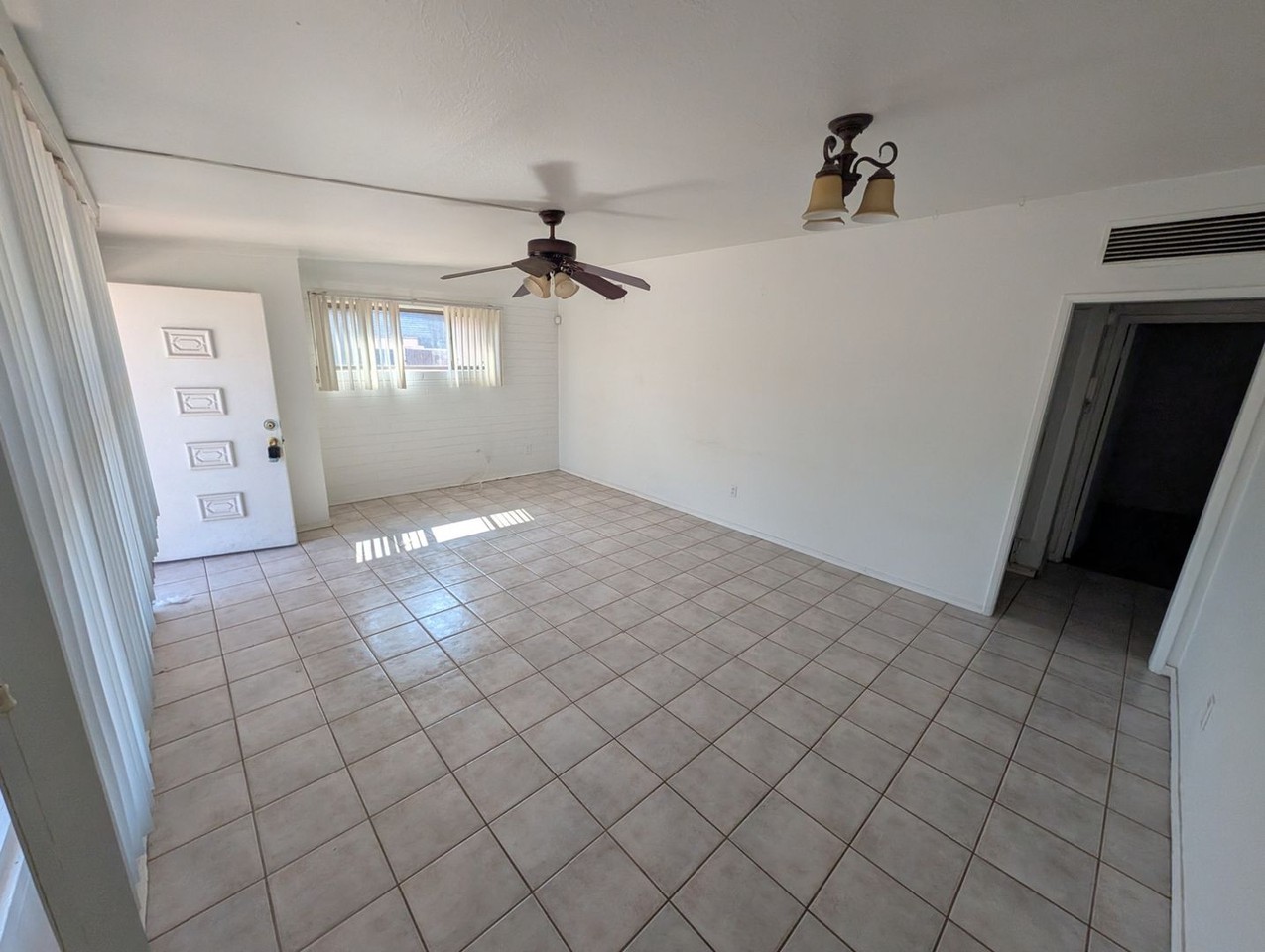 523 W 16th St - Photo 3 of 17