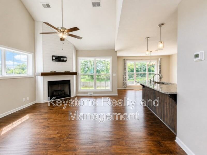 384 Wingfield Dr - Photo 4 of 16