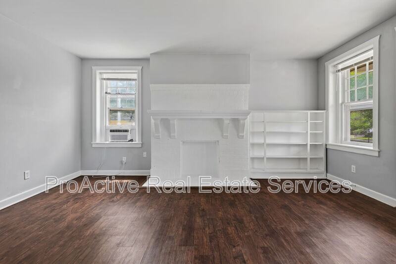 259 Broad St - Photo 5 of 21