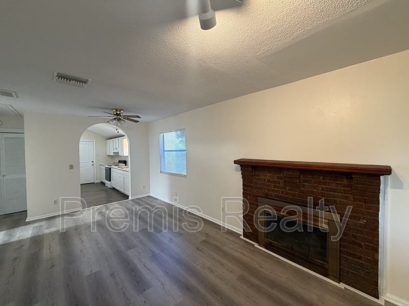 1319 Georgia Ave - Photo 4 of 22