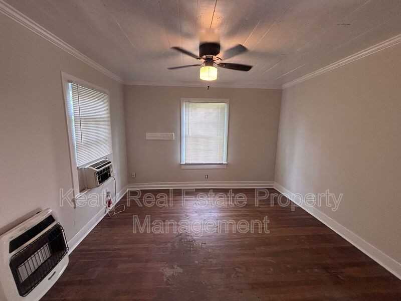 408 1/2 Harding St - Photo 6 of 11