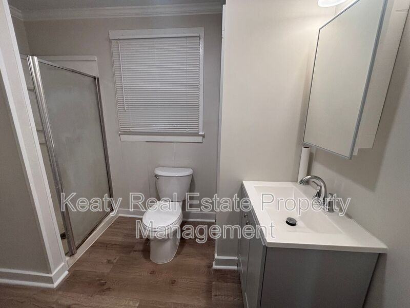 408 1/2 Harding St - Photo 7 of 11