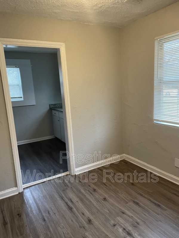 1034 Brooks Rd - Photo 6 of 8