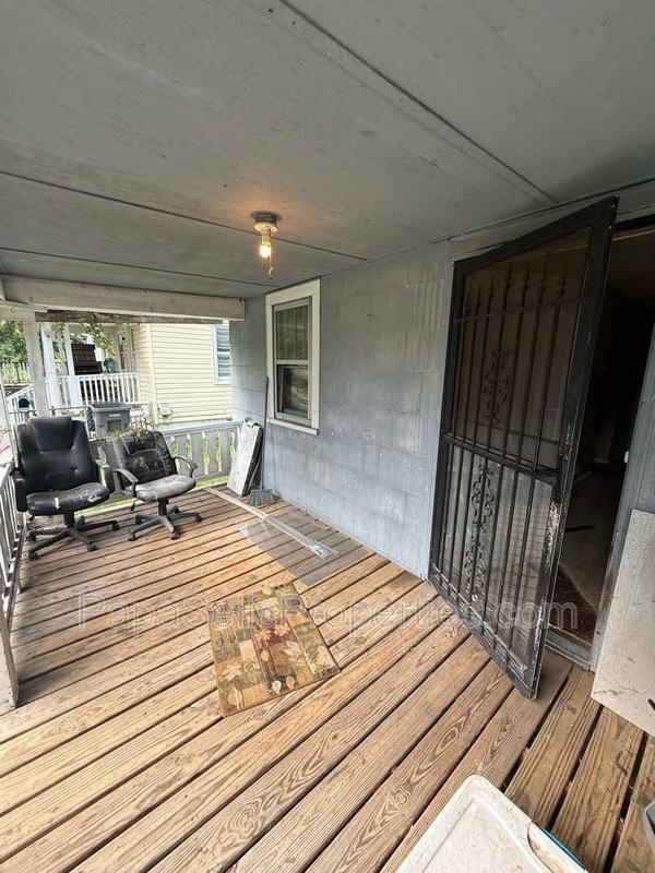 2067 N Maple Ave - Photo 3 of 13
