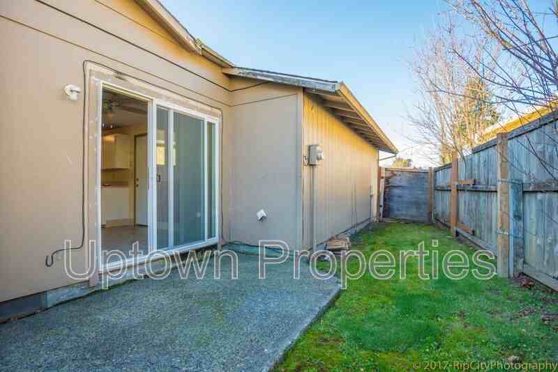 8105 Sw Thorn St - Photo 3 of 11