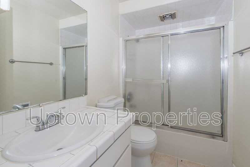 8105 Sw Thorn St - Photo 6 of 11