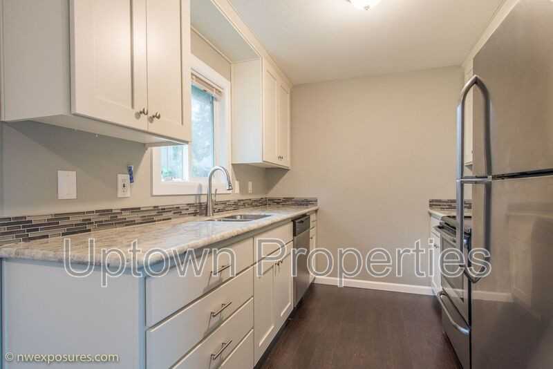 8105 Sw Thorn St - Photo 7 of 11