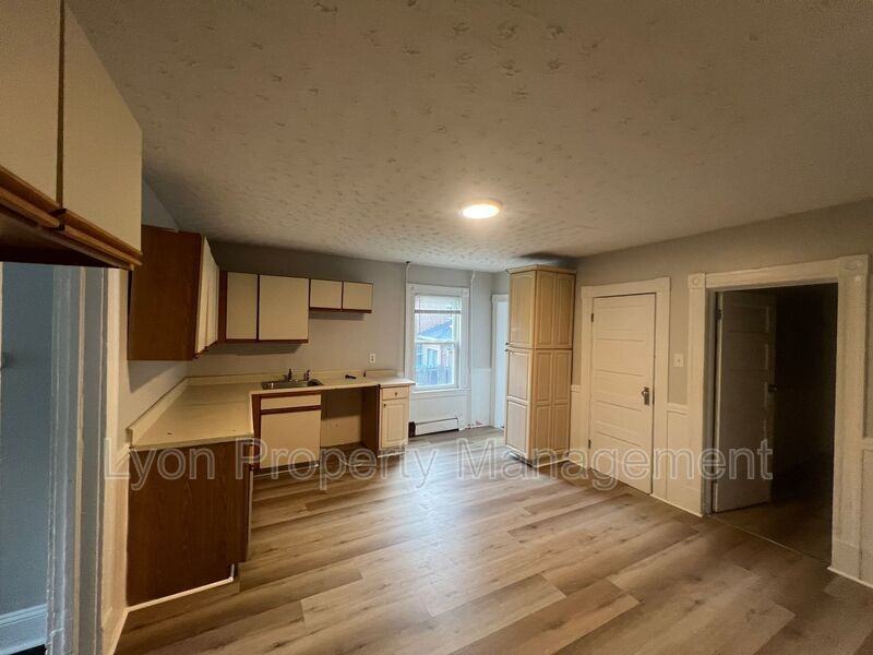 11 E Lawlor St #1stFL
