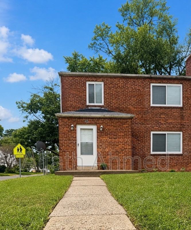 403 S Chase Ave - Photo 2 of 10